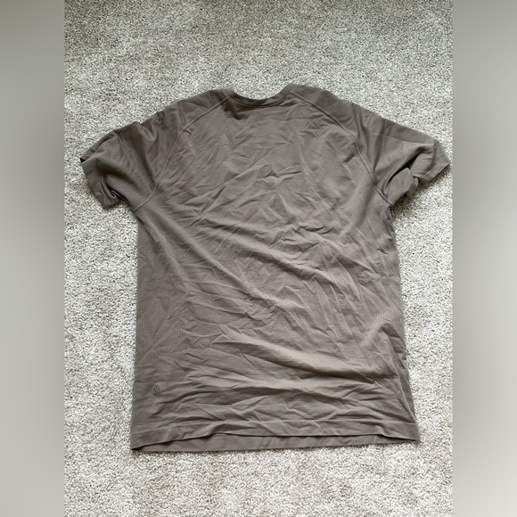 Lululemon Metal Vent tech - Picture 2 of 2